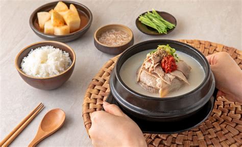  Gukbap: Una sopa reconfortante con un toque picante para calentar tu alma