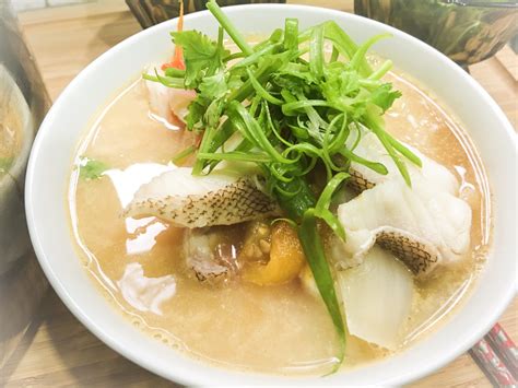  ¿Qué es la sopa de pescado Qionglin y por qué se considera una explosión de sabores tropicales?